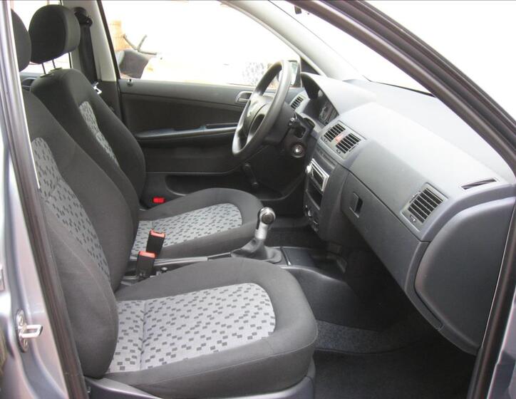 Škoda Fabia 16