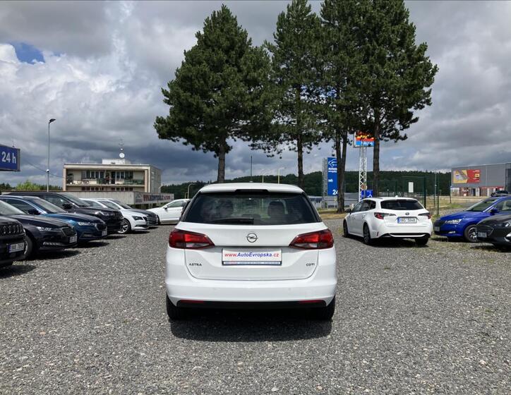 Opel Astra 8