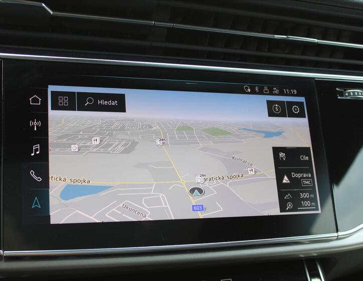 Audi Q8 21