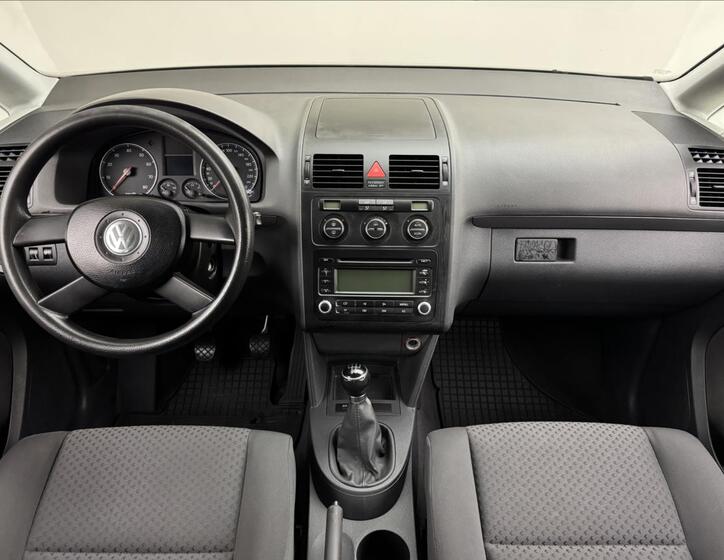 Volkswagen Touran 7