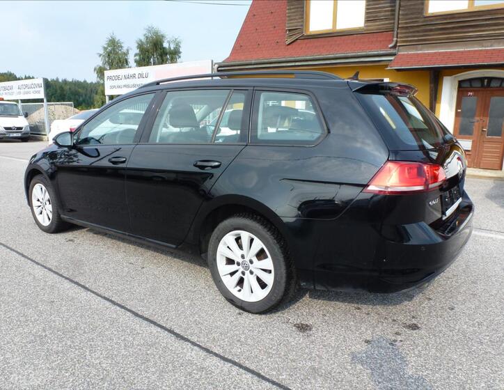 Volkswagen Golf 11