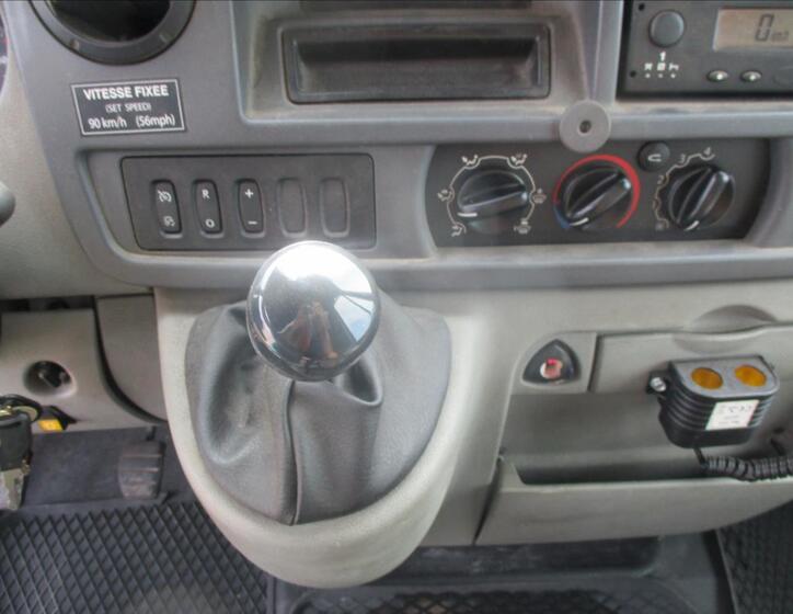 Renault Mascott 13