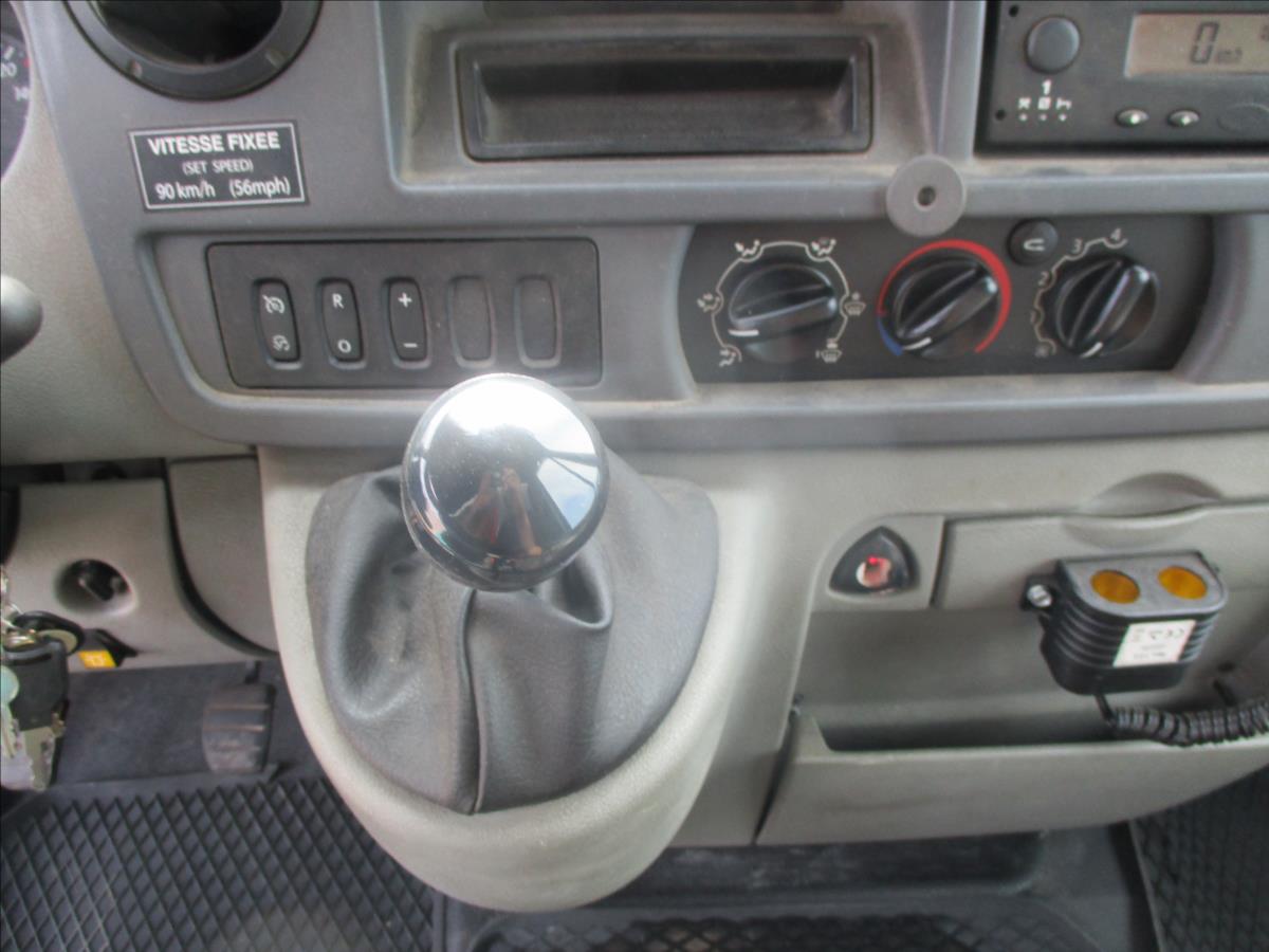 Renault Mascott