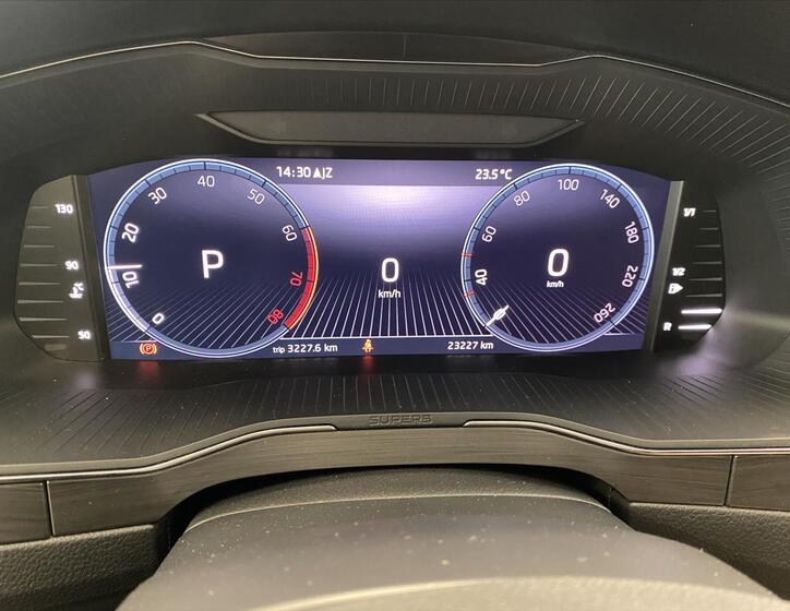 Škoda Superb 11