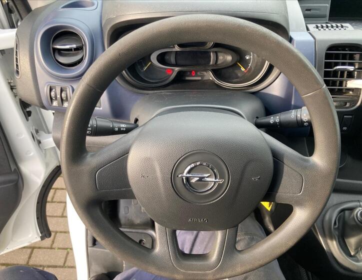 Opel Vivaro 12