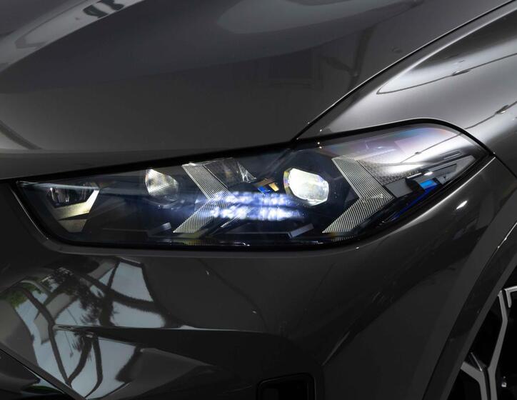 BMW X5 8