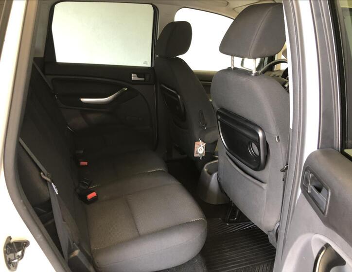 Ford C-MAX 11