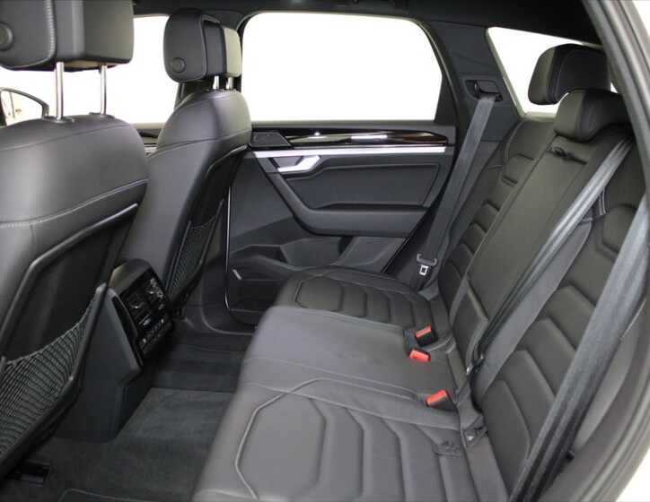 Volkswagen Touareg 7