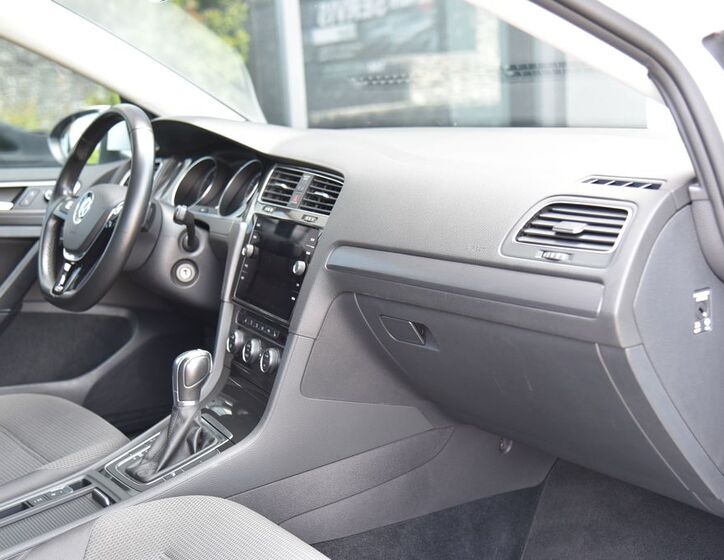Volkswagen Golf 18