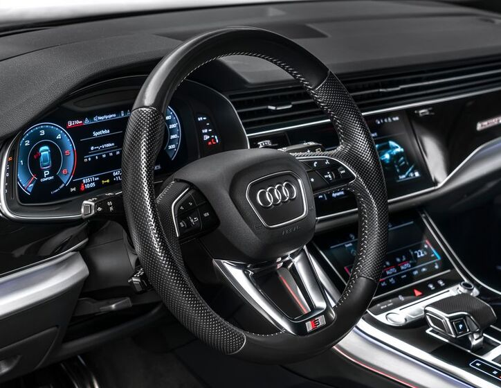 Audi Q8 16