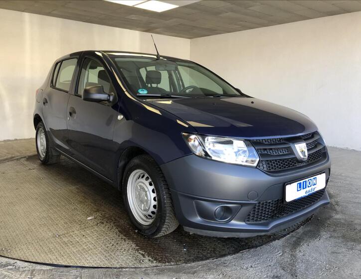 Dacia Sandero 1