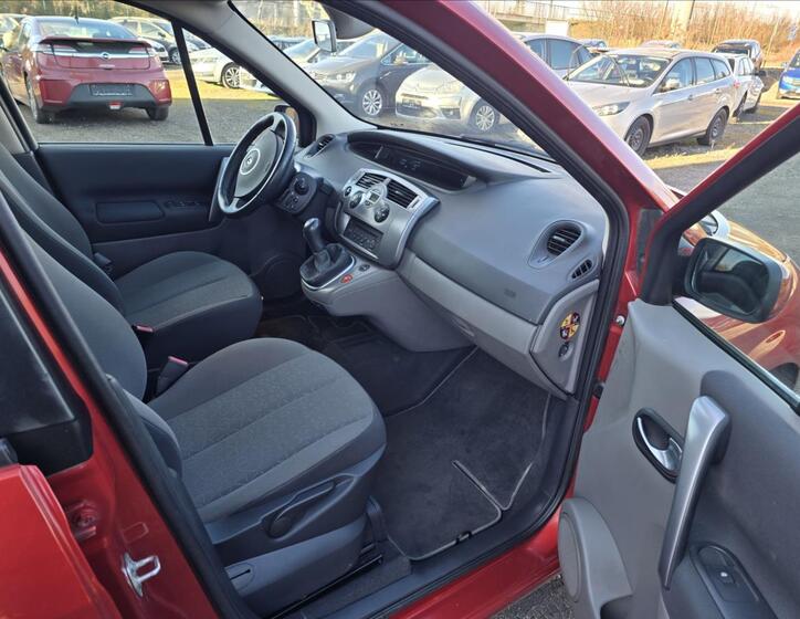 Renault Scénic 12