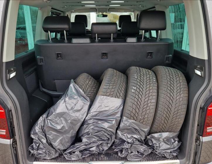 Volkswagen Multivan 10