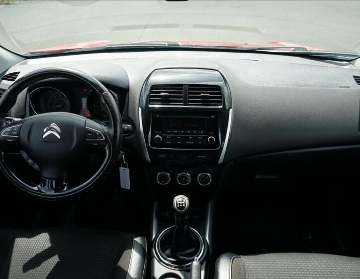 Citroën C4 Aircross 8