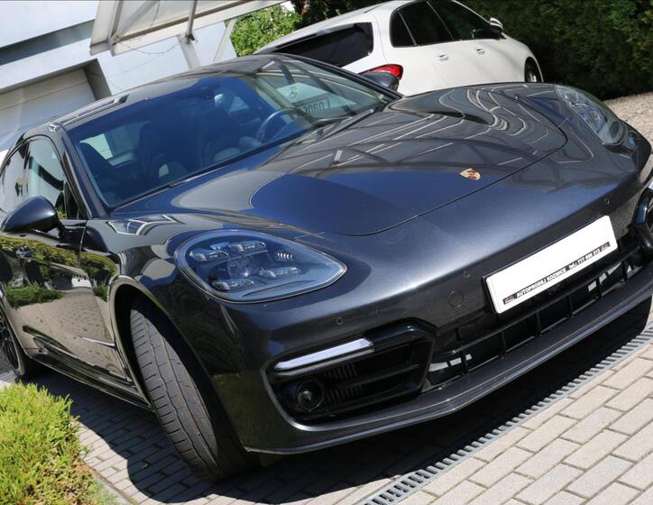 Porsche Panamera 11