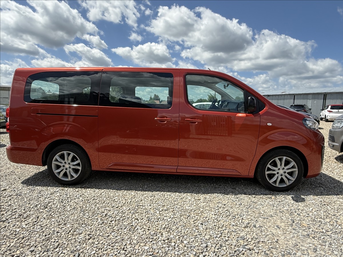 Peugeot Traveller