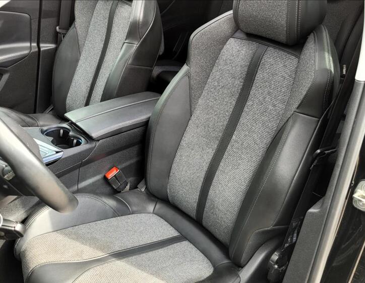 Peugeot 5008 8