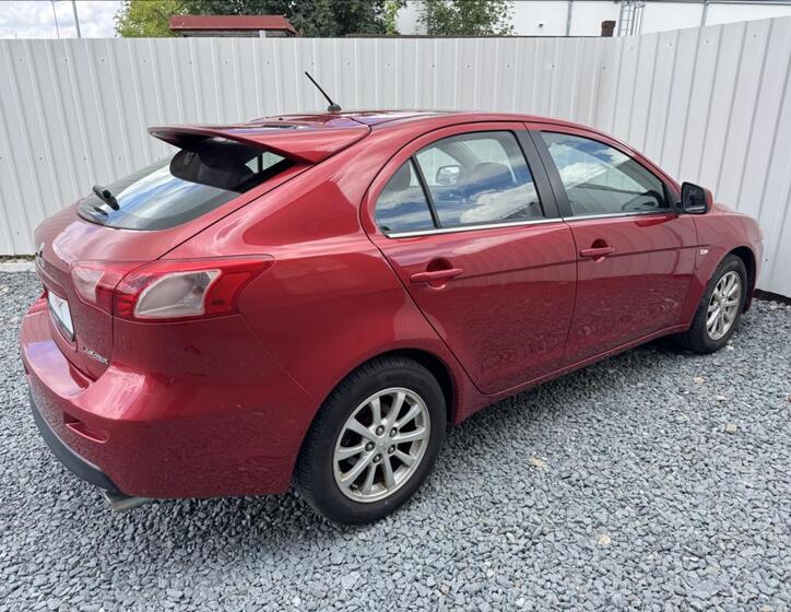 Mitsubishi Lancer 13