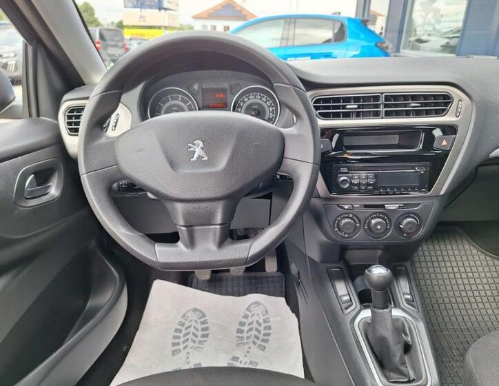 Peugeot 301 13