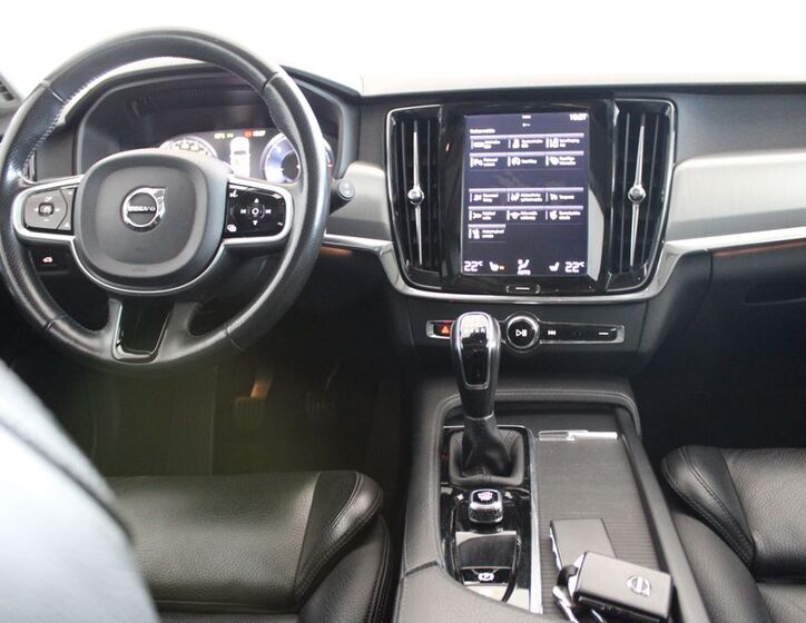 Volvo V90 12