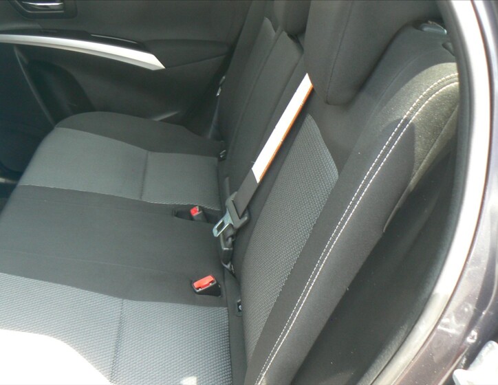 Suzuki SX4 S-Cross 29