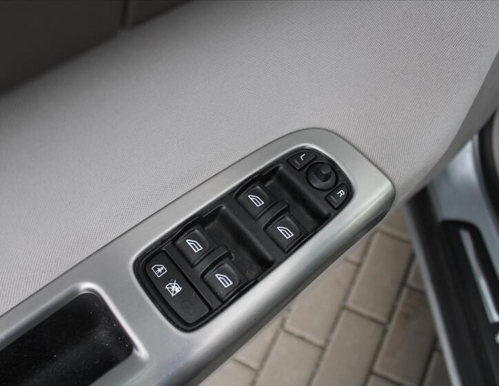 Volvo V50 17