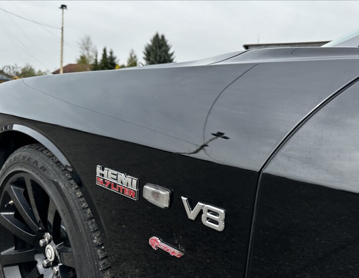 Dodge Challenger 19