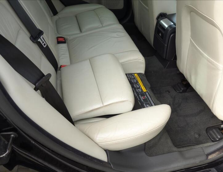 Volvo XC70 16