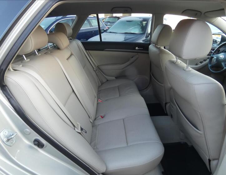 Toyota Avensis 12