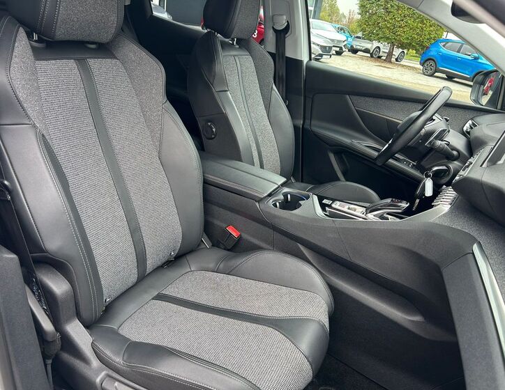 Peugeot 3008 8