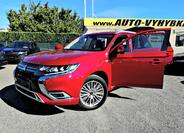 Mitsubishi Outlander 1