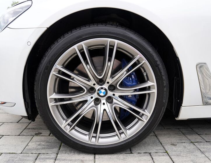 BMW Řada 7 51