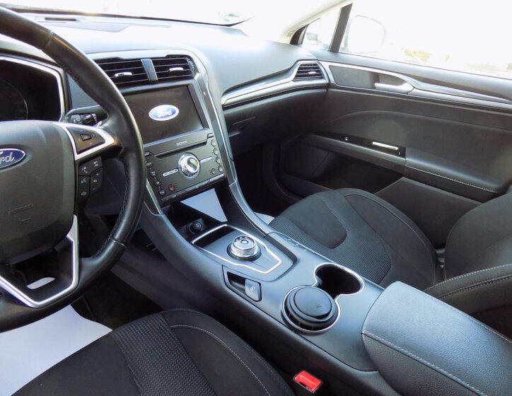 Ford Mondeo 25