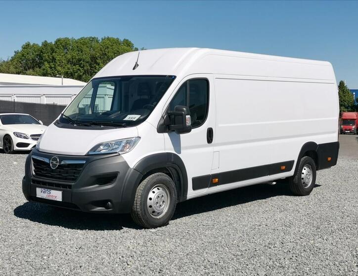 Opel Movano 1