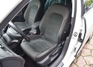 Volkswagen Golf 16