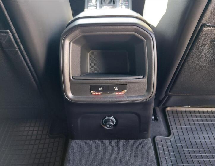 Porsche Macan 24