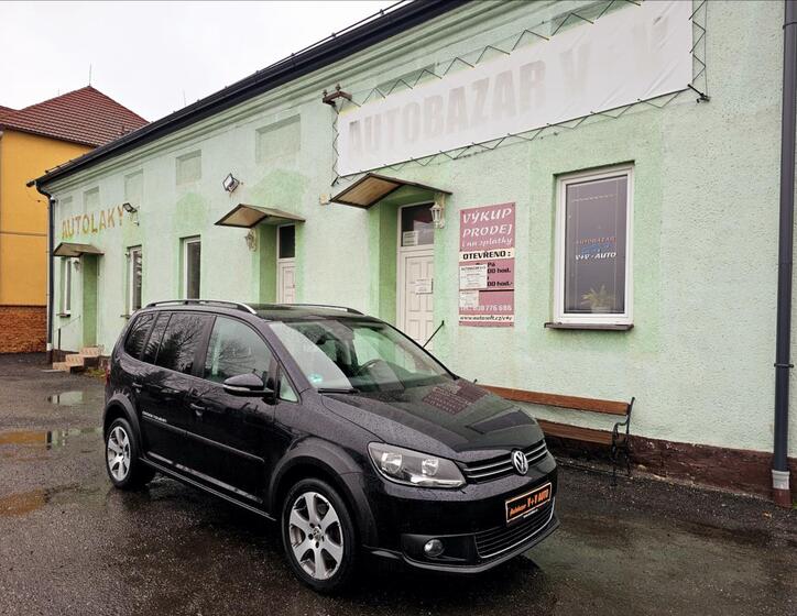 Volkswagen Touran 1