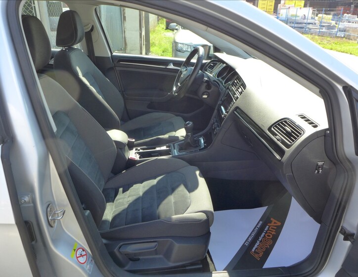 Volkswagen Golf 33