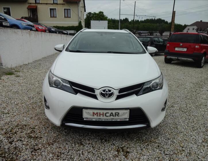Toyota Auris 2