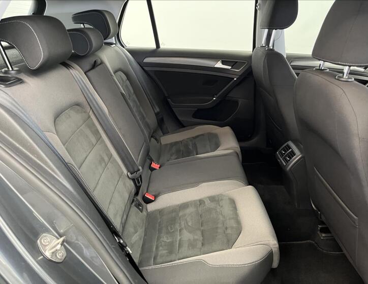 Volkswagen Golf 25