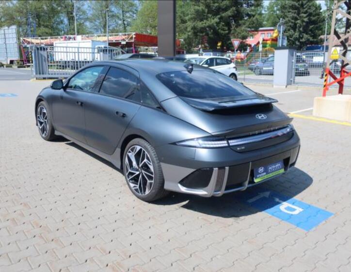 Hyundai Ioniq 6 5