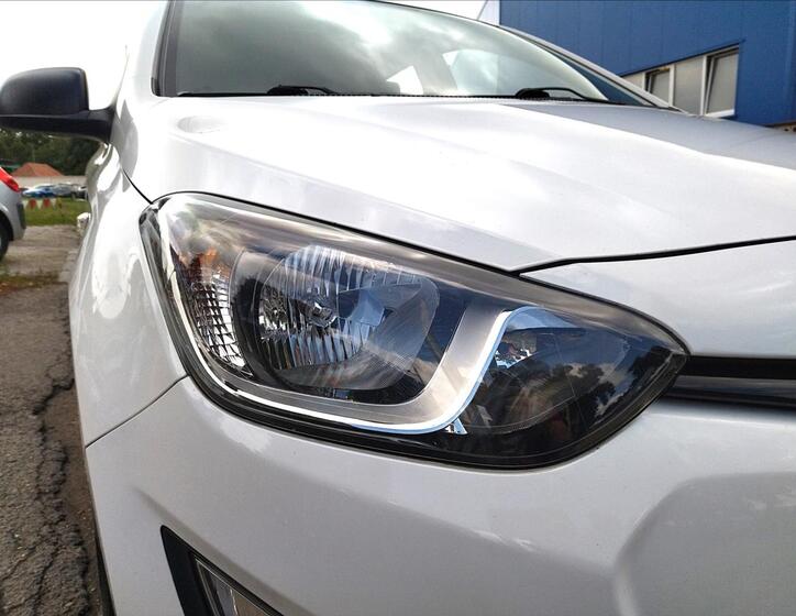 Hyundai i20 8
