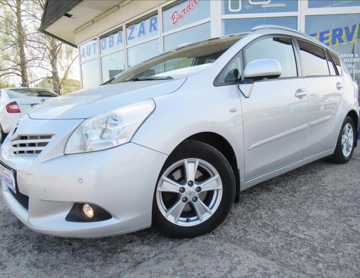 Toyota Verso 2