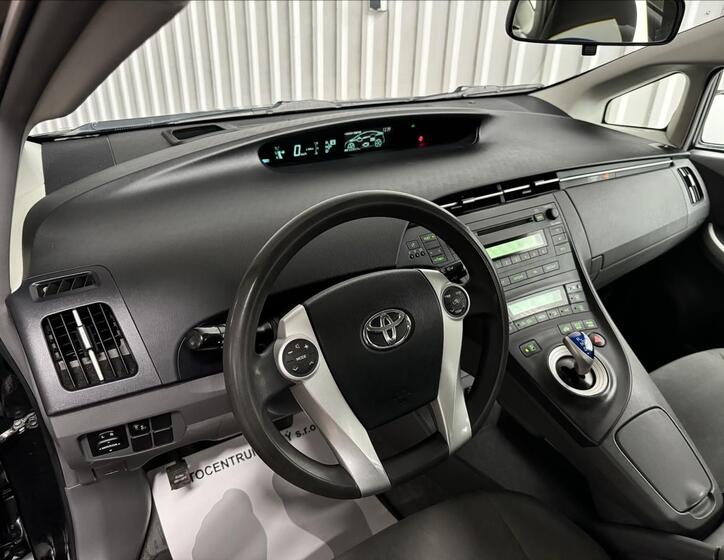 Toyota Prius 16