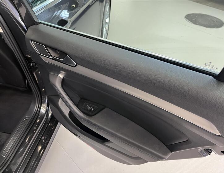 Volkswagen Passat 25