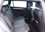 Volkswagen Passat 13