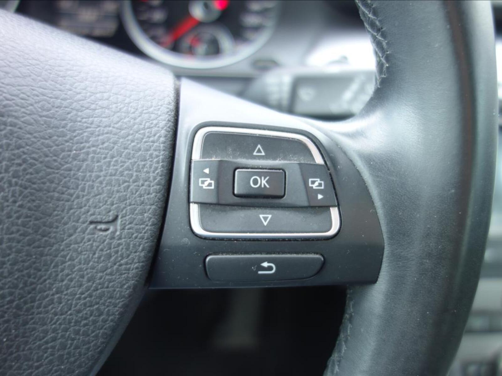 Volkswagen Passat 30