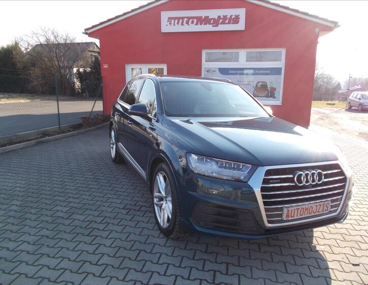 Audi Q7 1