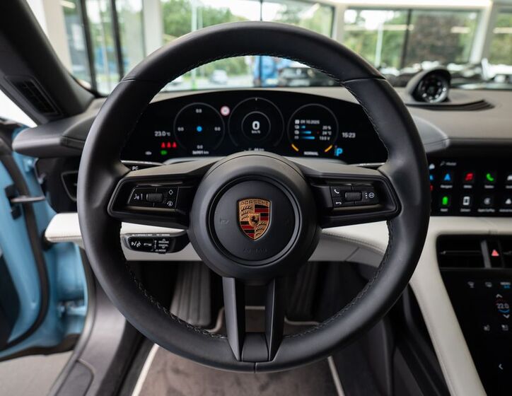 Porsche Taycan 6