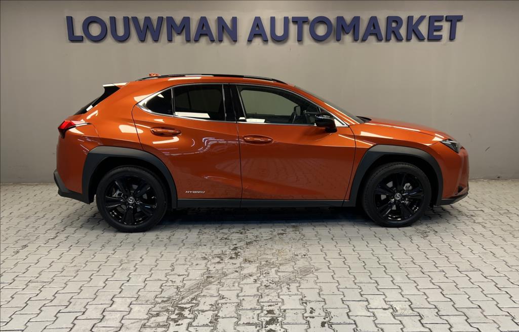 Lexus UX 250h
